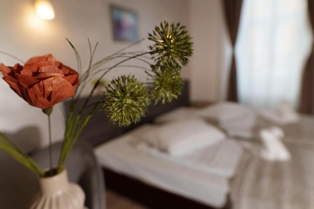 Hotel Rubin*** ゲオルゲニ エクステリア 写真