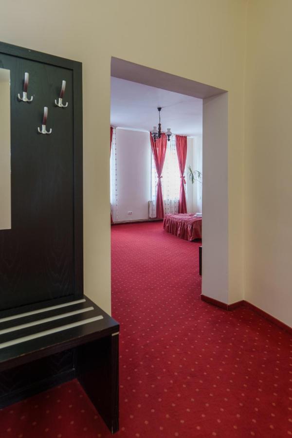 Hotel Rubin*** ゲオルゲニ エクステリア 写真