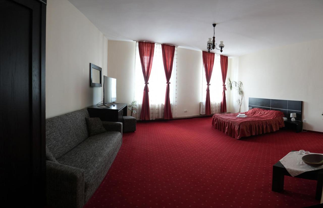 Hotel Rubin*** ゲオルゲニ エクステリア 写真
