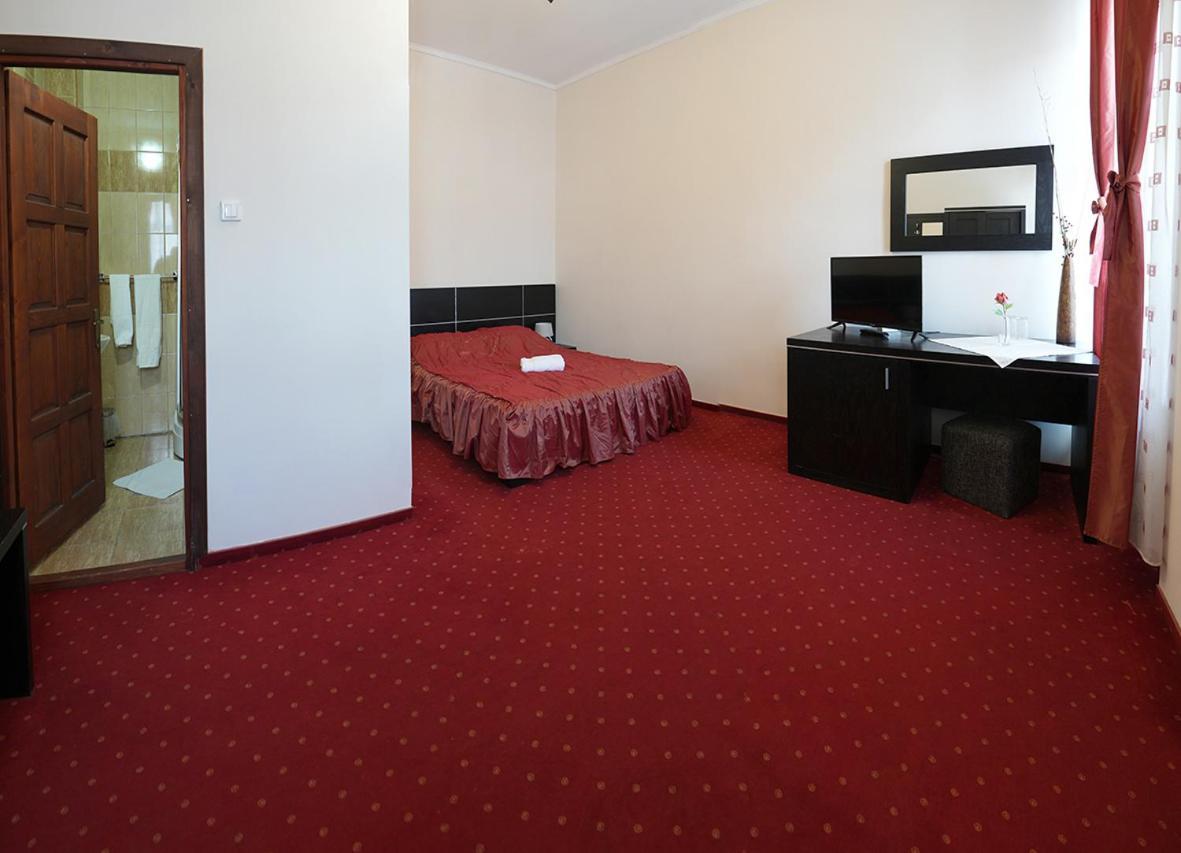 Hotel Rubin*** ゲオルゲニ エクステリア 写真