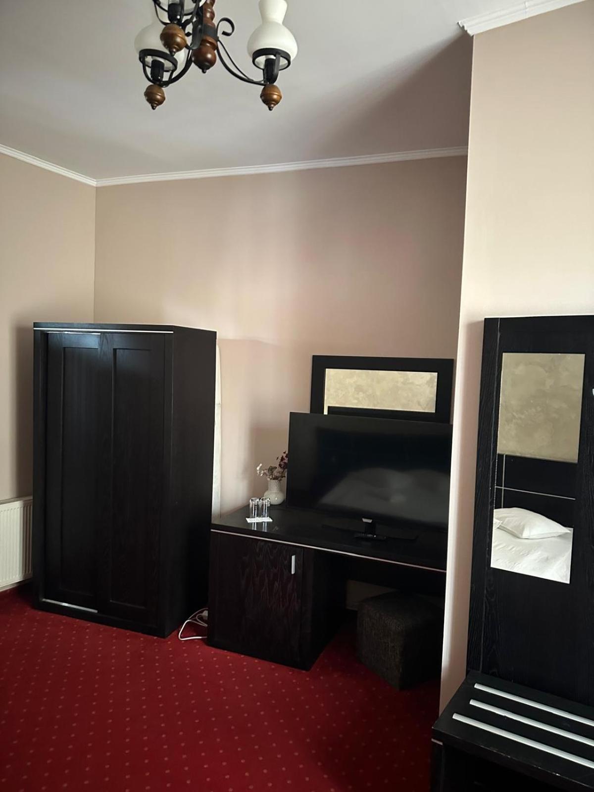 Hotel Rubin*** ゲオルゲニ エクステリア 写真